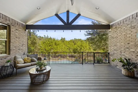 $950,000 | 290 Brentwood Drive, Austin, TX 78737