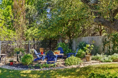 $950,000 | 290 Brentwood Drive, Austin, TX 78737