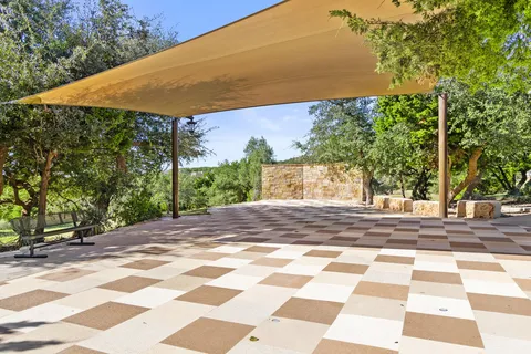 $950,000 | 290 Brentwood Drive, Austin, TX 78737