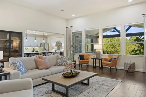 $950,000 | 290 Brentwood Drive, Austin, TX 78737