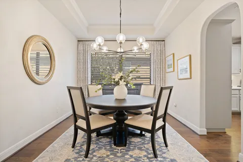 $950,000 | 290 Brentwood Drive, Austin, TX 78737