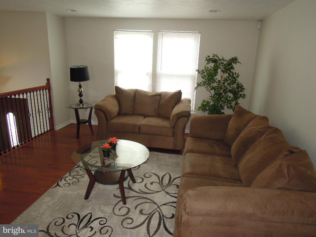 4111 Dutch Mill Road Randallstown, MD 21133 - Photo 4 of 18 Living Room