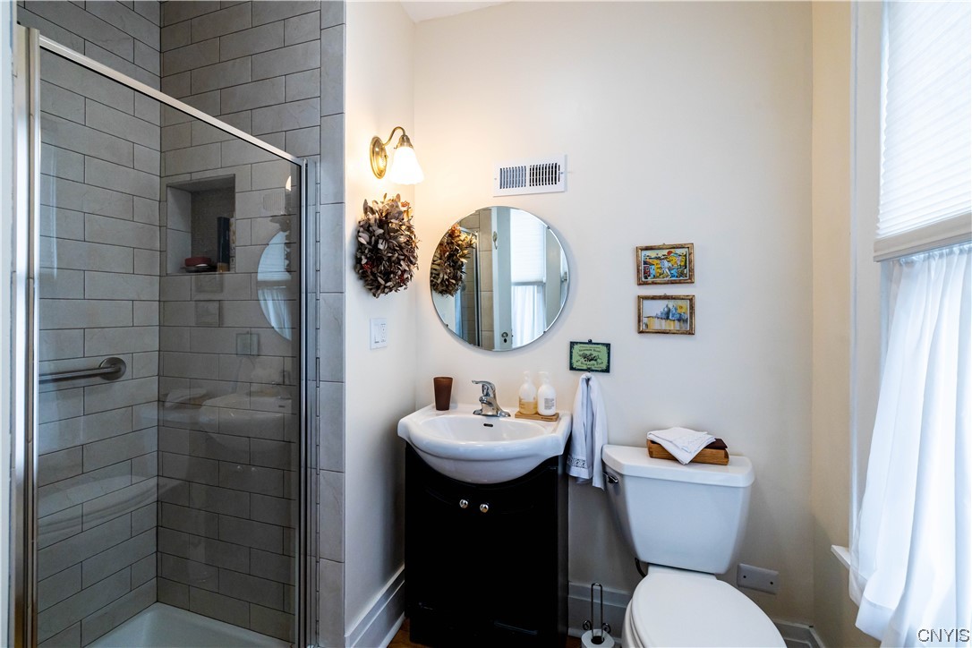 311 Carlton Road Syracuse, NY 13207 - Photo 17 of 27 SHOWER FIRST FLOOR