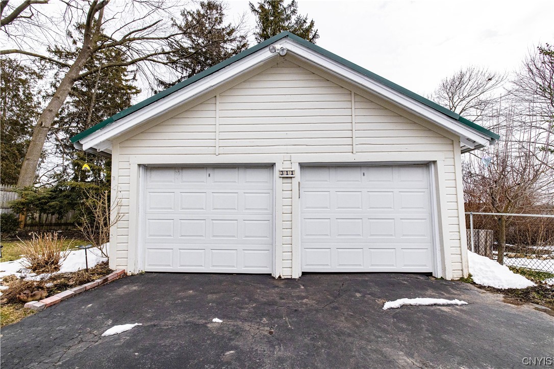 311 Carlton Road Syracuse, NY 13207 - Photo 27 of 27 GARAGE