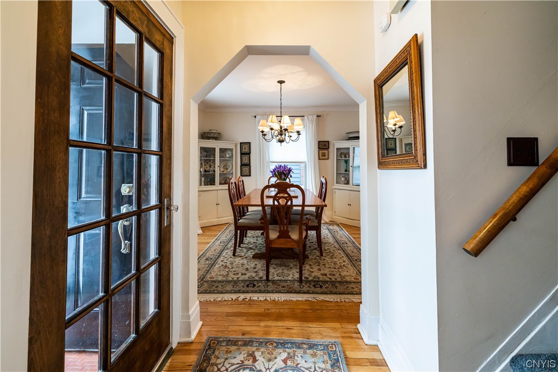 311 Carlton Road Syracuse, NY 13207 - Photo 5 of 27 ENTRANCE