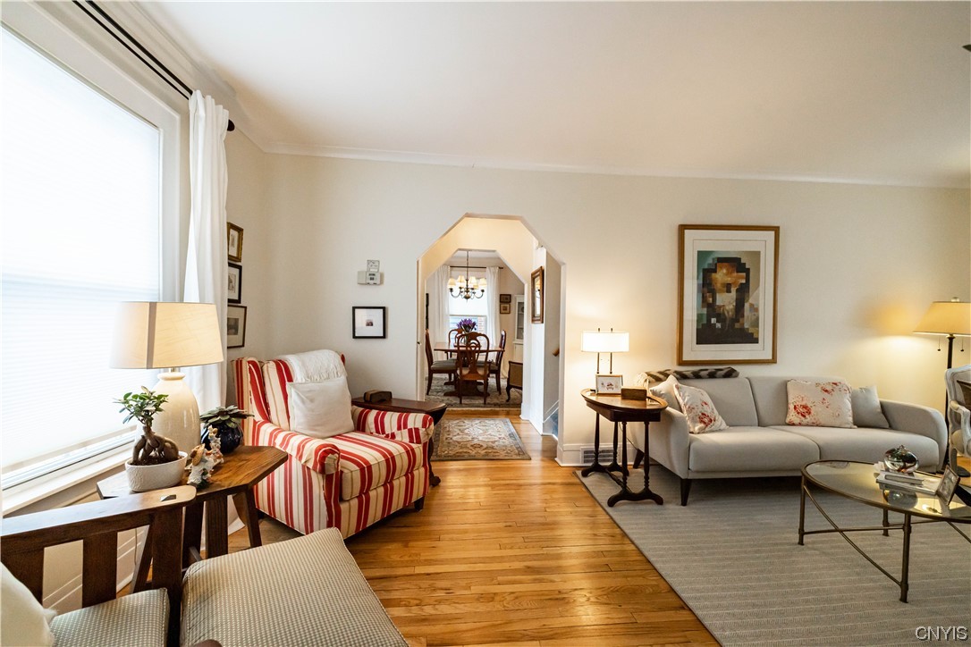 311 Carlton Road Syracuse, NY 13207 - Photo 8 of 27 LIVING ROOM