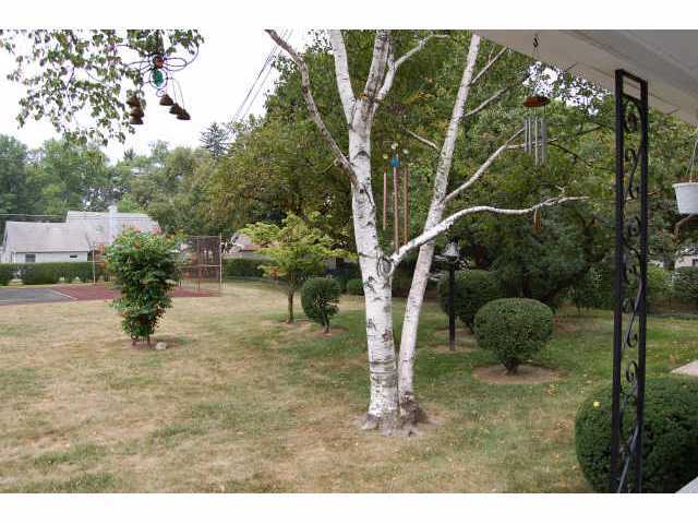 781 Bernhard Road Columbus, OH 43213 - Photo 2 of 7