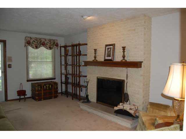 781 Bernhard Road Columbus, OH 43213 - Photo 3 of 7