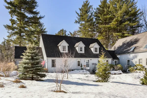 $329,999 | 5 Glengarry Drive, Unit 5, Stratham, NH 03885