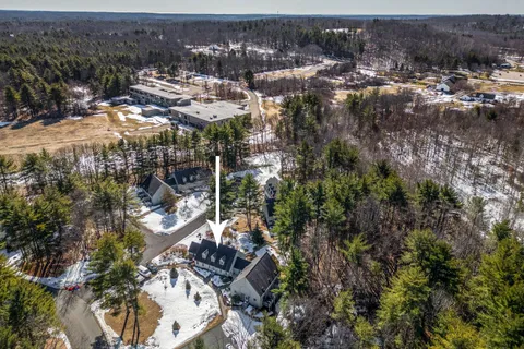 $329,999 | 5 Glengarry Drive, Unit 5, Stratham, NH 03885