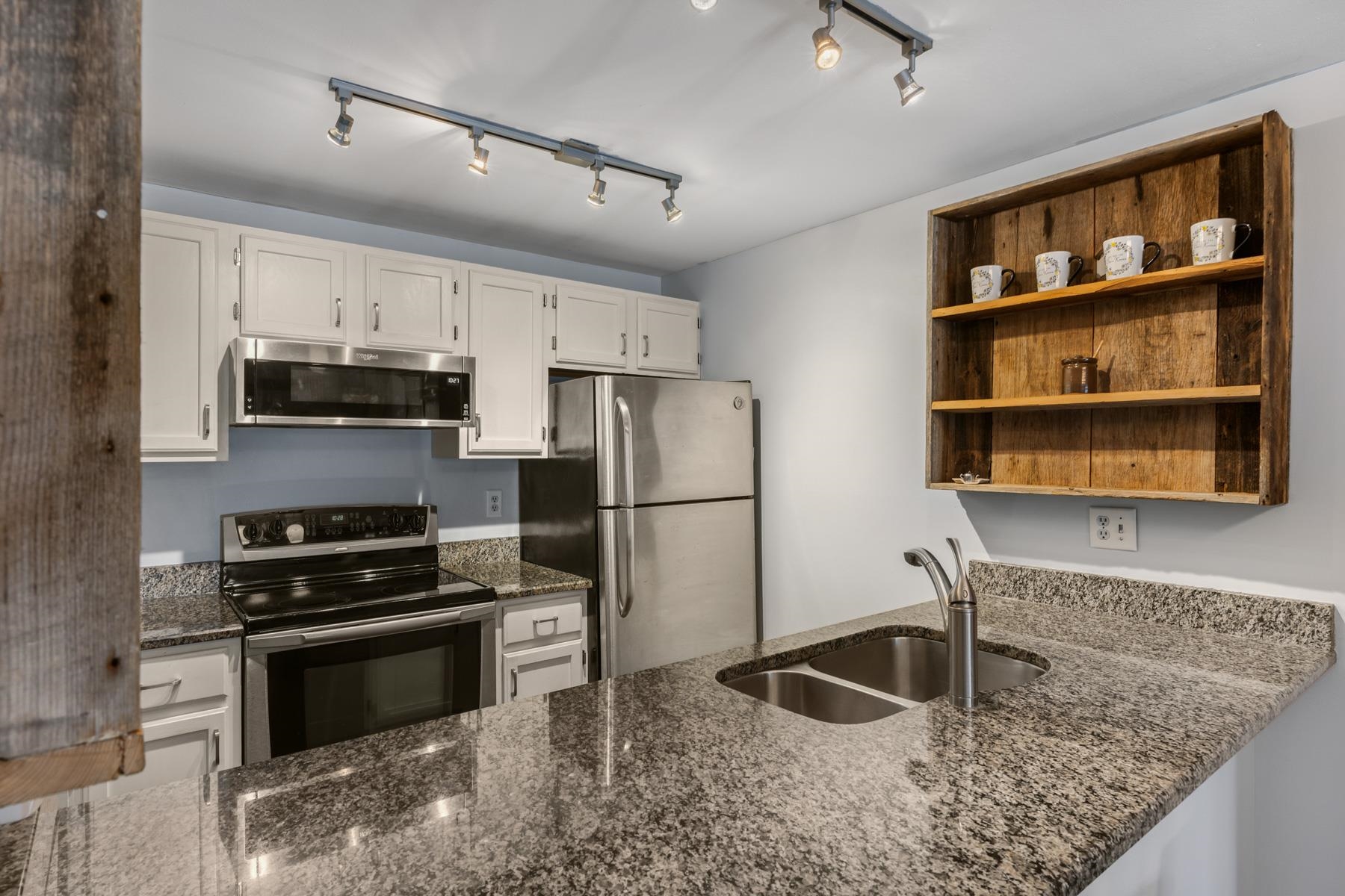 5 Glengarry Drive, Unit 5 Stratham, NH 03885 - Photo 6 of 33