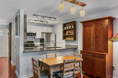 $329,999 | 5 Glengarry Drive, Unit 5, Stratham, NH 03885