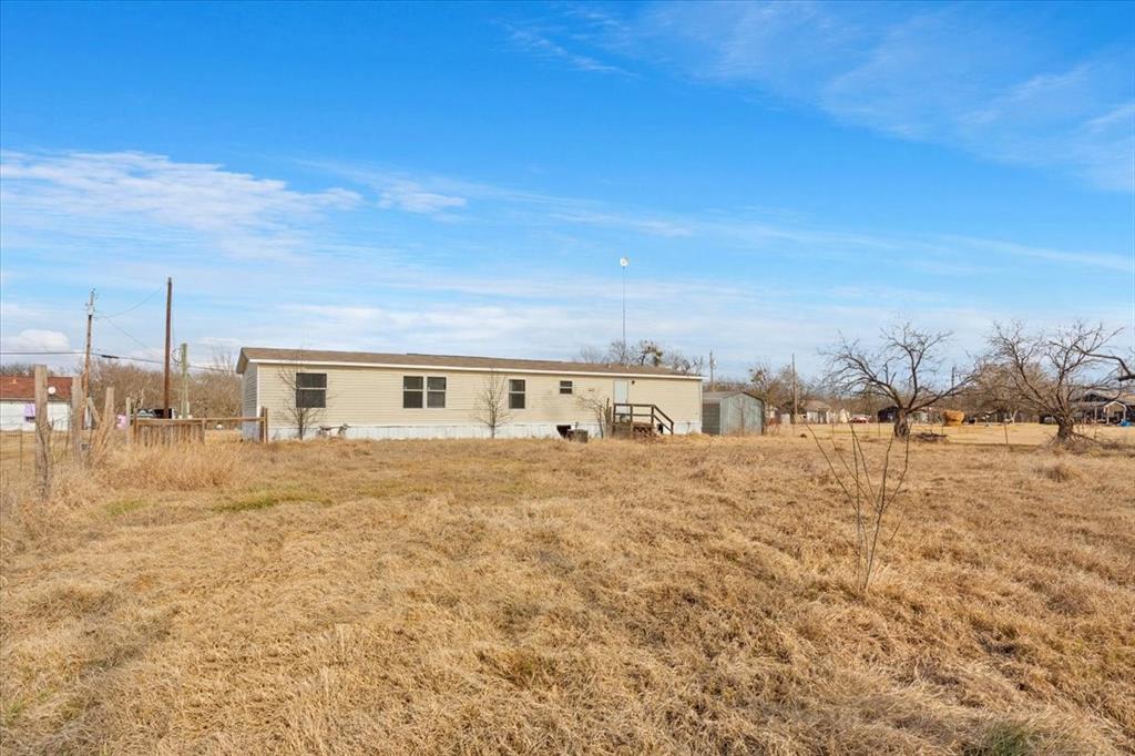 247 North Lake Street Axtell, TX 76624 - Photo 22 of 24 a big room with yard and ocean view