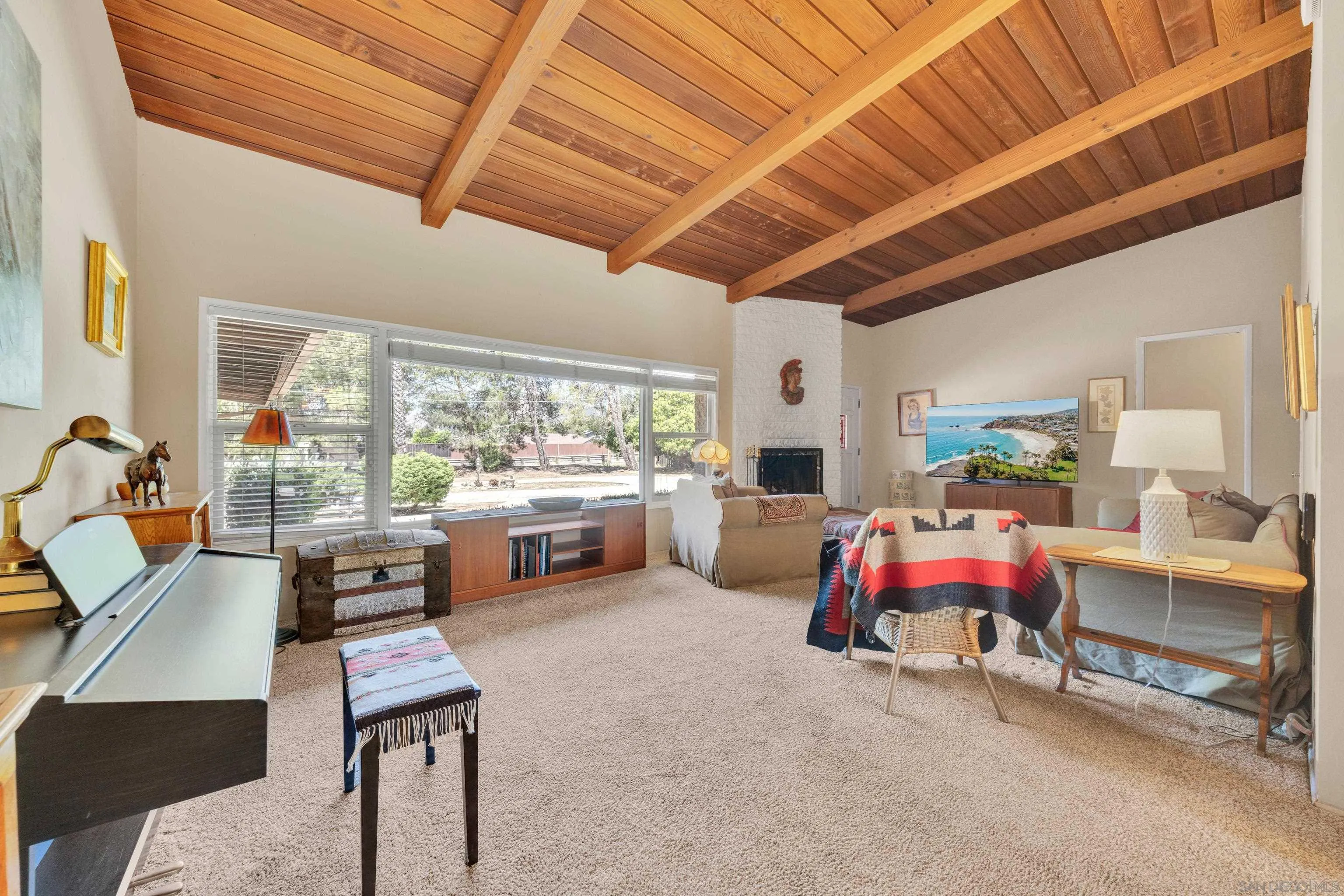14643 Espola Road Poway, CA 92064 - Photo 11 of 36
