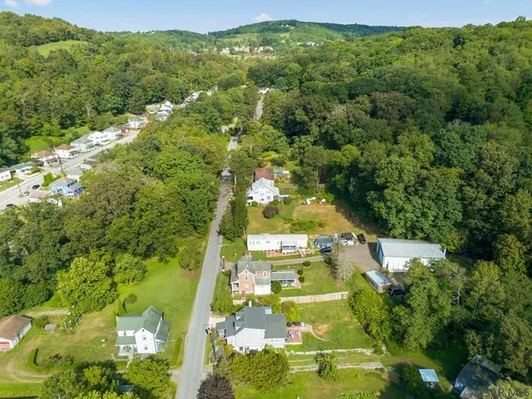 $34,000 | 248 Thomas Street, Hollsopple, PA 15935