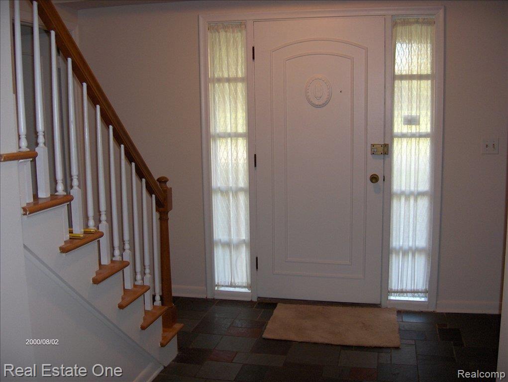 35509 Springvale Street Farmington, MI 48331 - Photo 3 of 25 Springvale 015