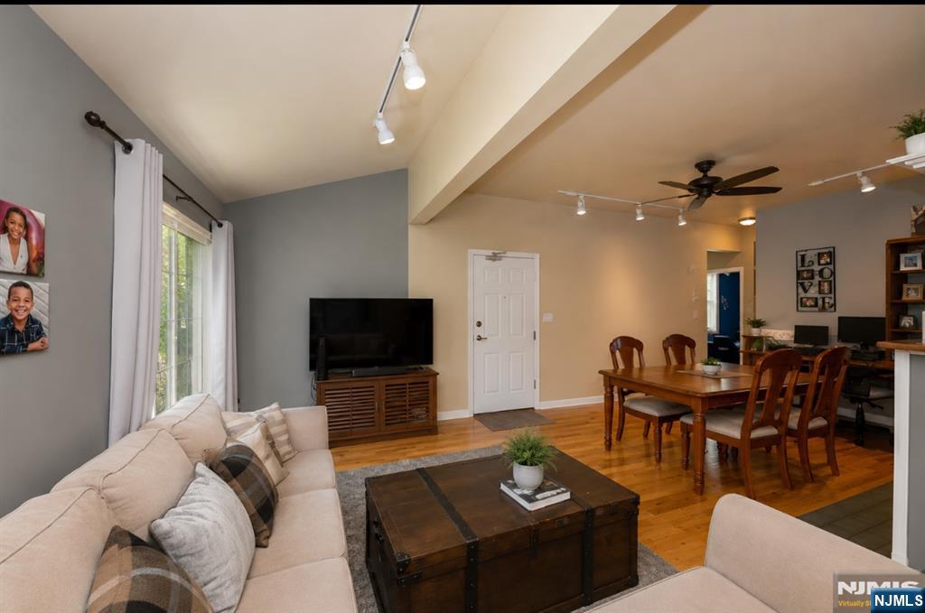 21-23 Fitzherbert Street Bloomfield, NJ 07003 - Photo 2 of 25