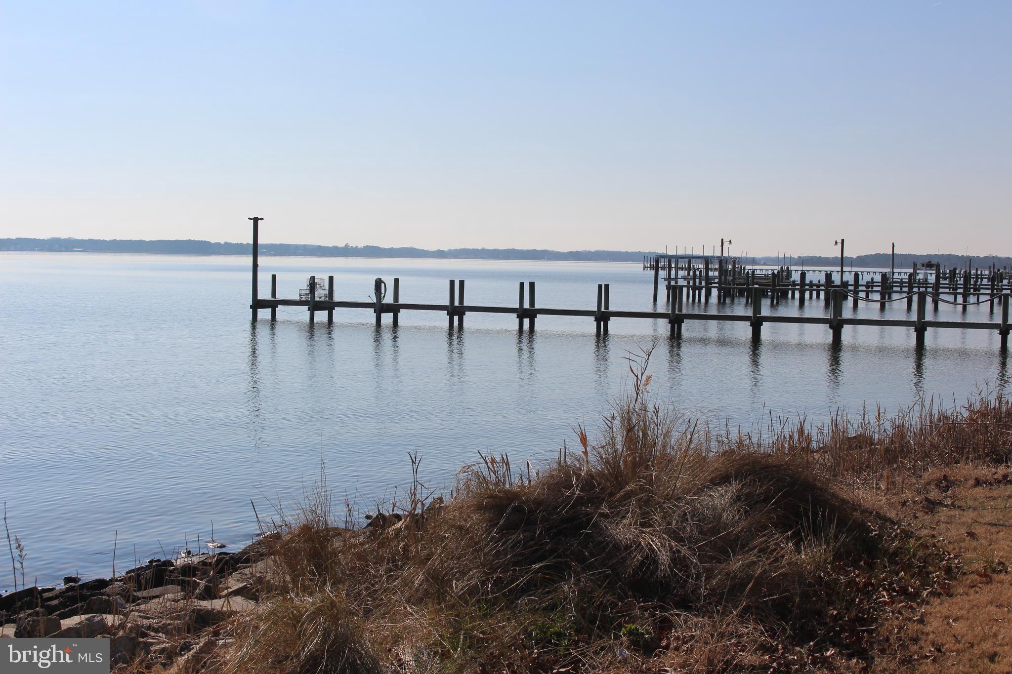 Indian River bay is one block away.