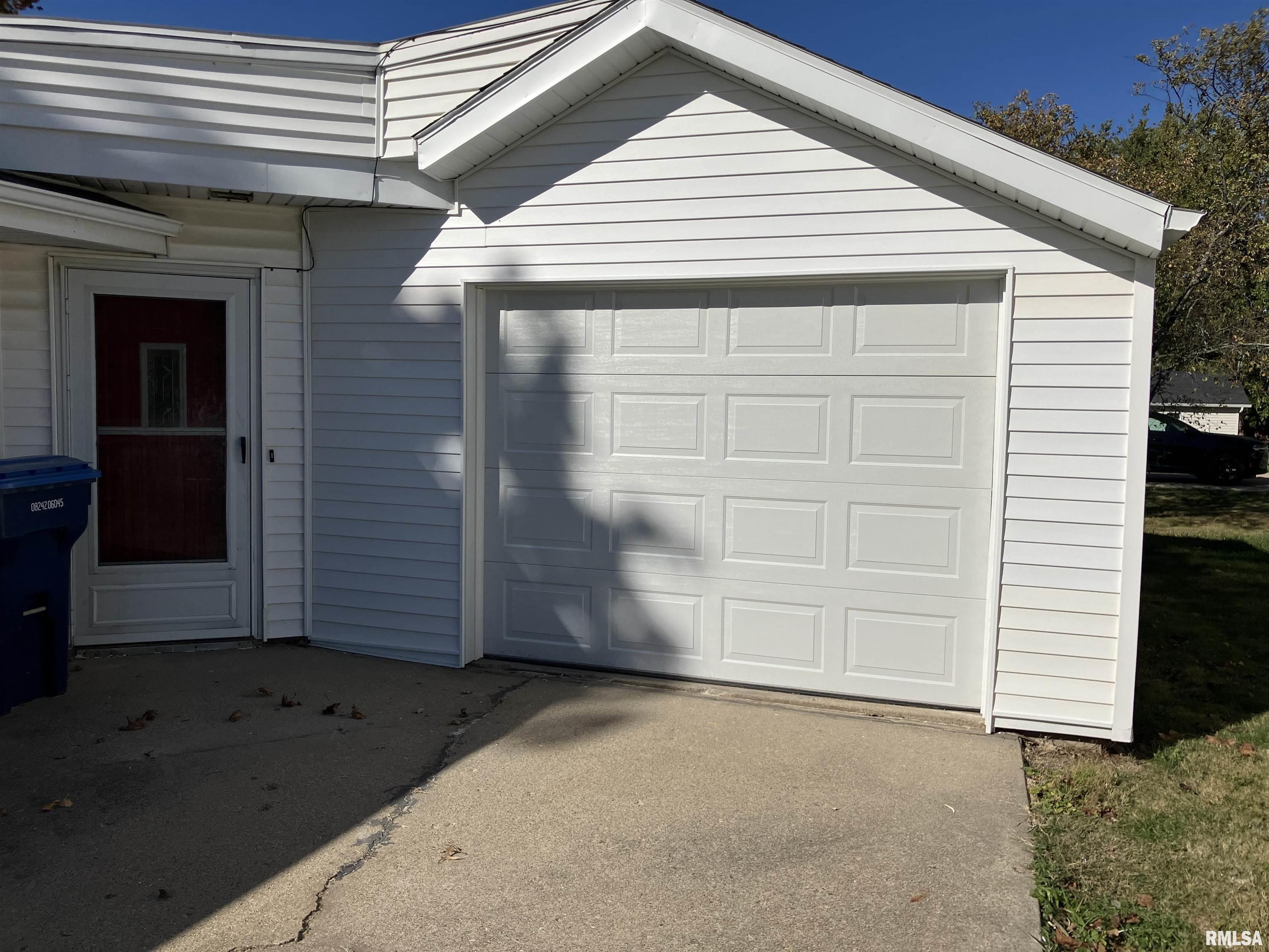 400 East Garfield Street Kewanee, IL 61443 - Photo 5 of 34