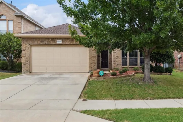 $299,500 | 10076 Bull Run, Fort Worth, TX 76177