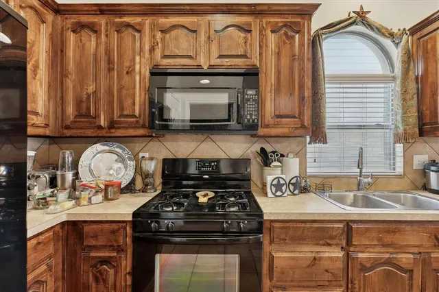 $299,500 | 10076 Bull Run, Fort Worth, TX 76177