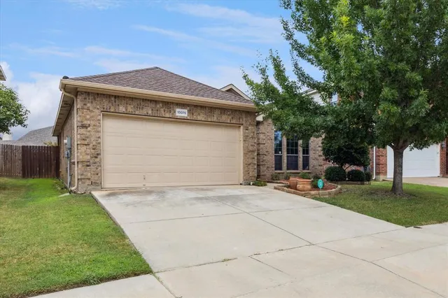 $299,500 | 10076 Bull Run, Fort Worth, TX 76177