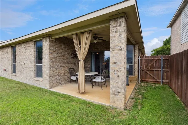 $299,500 | 10076 Bull Run, Fort Worth, TX 76177