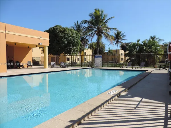 $2,100 | 566 Northwest 114th Avenue, Unit 204, Sweetwater, FL 33172