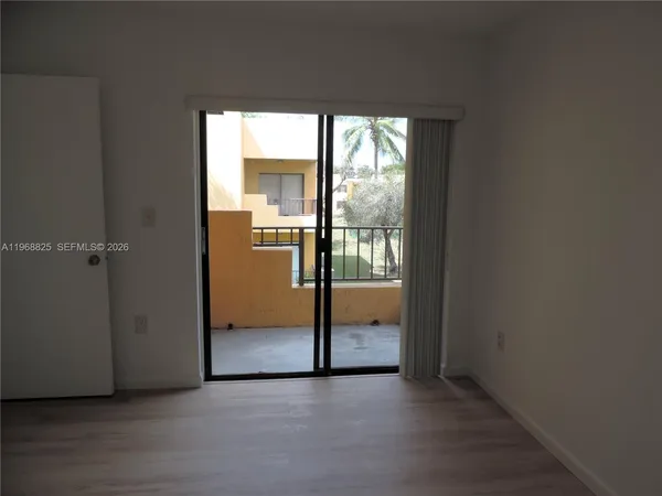 $2,100 | 566 Northwest 114th Avenue, Unit 204, Sweetwater, FL 33172