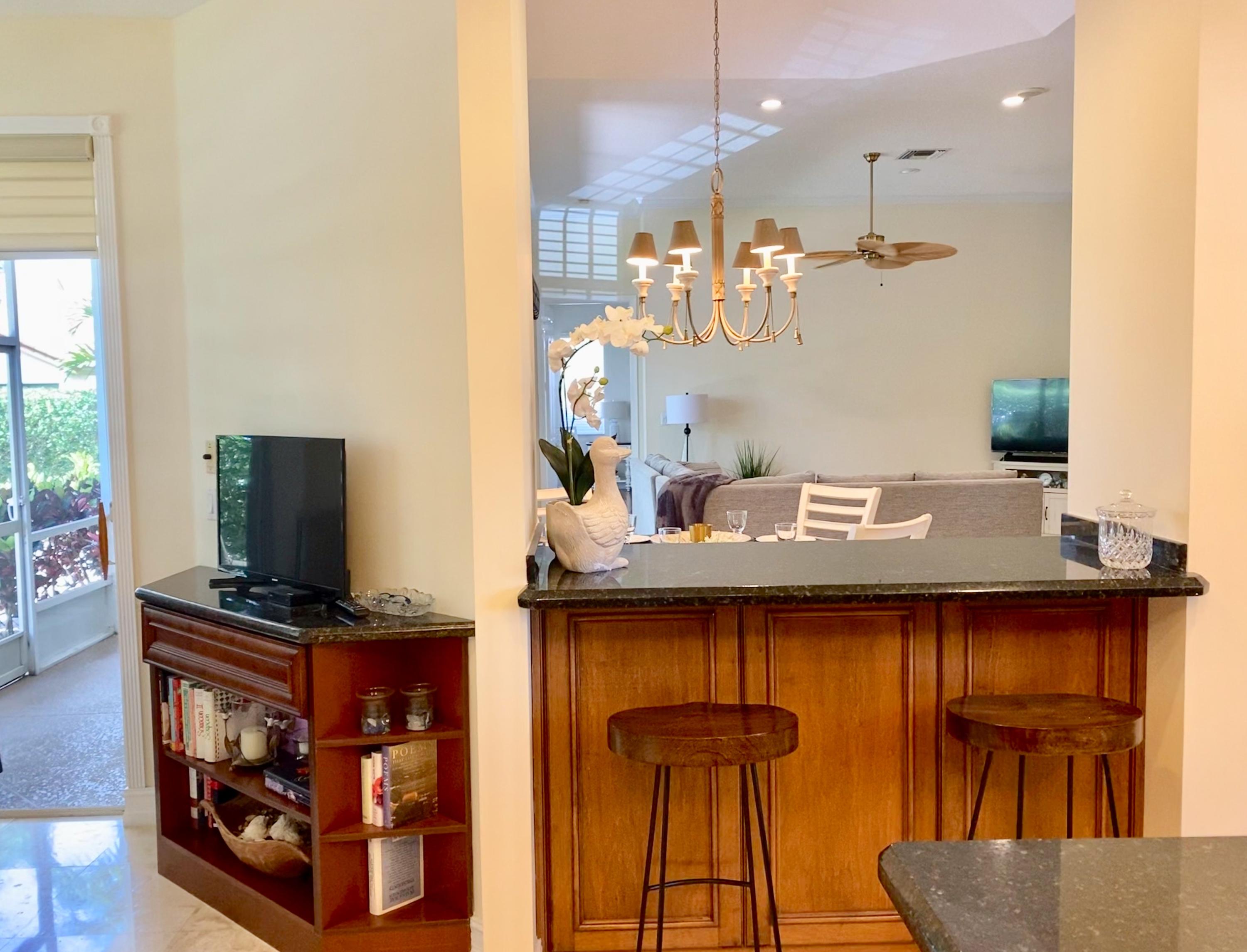 23489 Water Circle Boca Raton, FL 33486 - Photo 29 of 40 breakfast bar