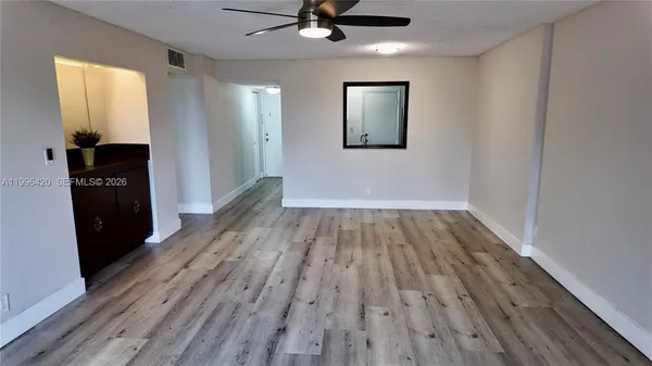 $1,950 | 403 Northwest 68th Avenue, Unit 517, Plantation, FL 33317