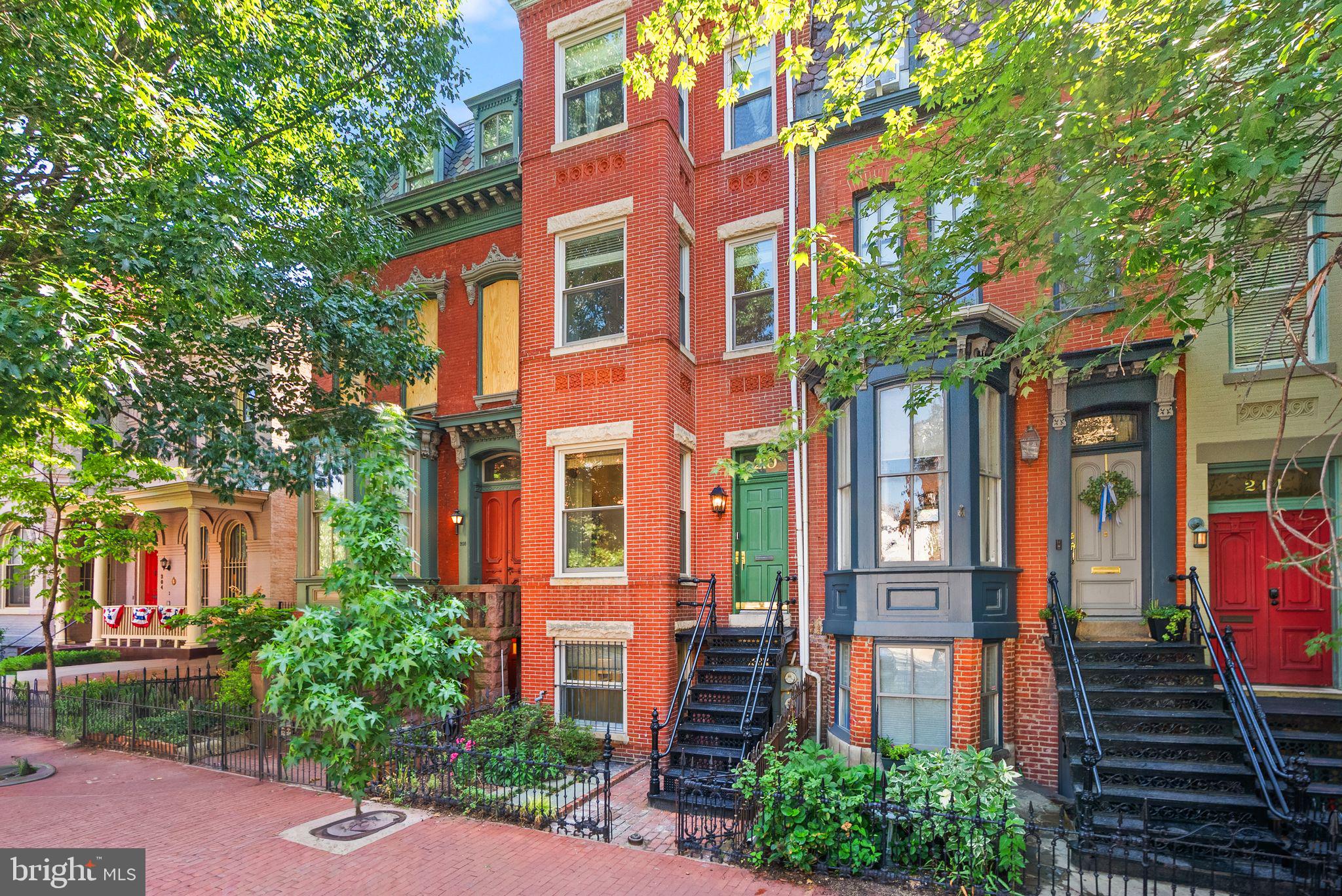 210 4th Street Southeast Washington, DC 20003 - Photo 2 of 71