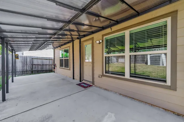 $299,000 | 1308 Winding Willow Drive, Pinehurst, TX 77362