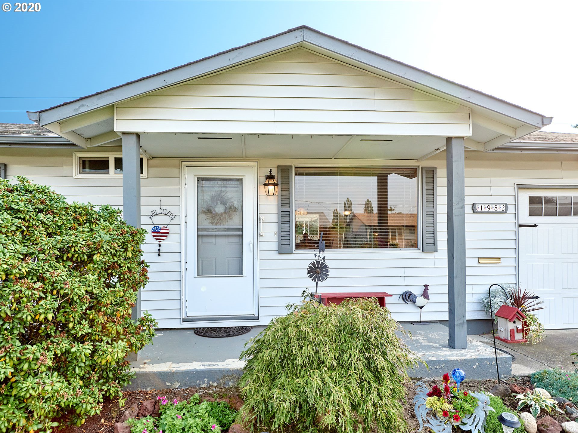 1982 Thompson Road Woodburn, OR 97071 - Photo 2 of 30 Gallery Image 2