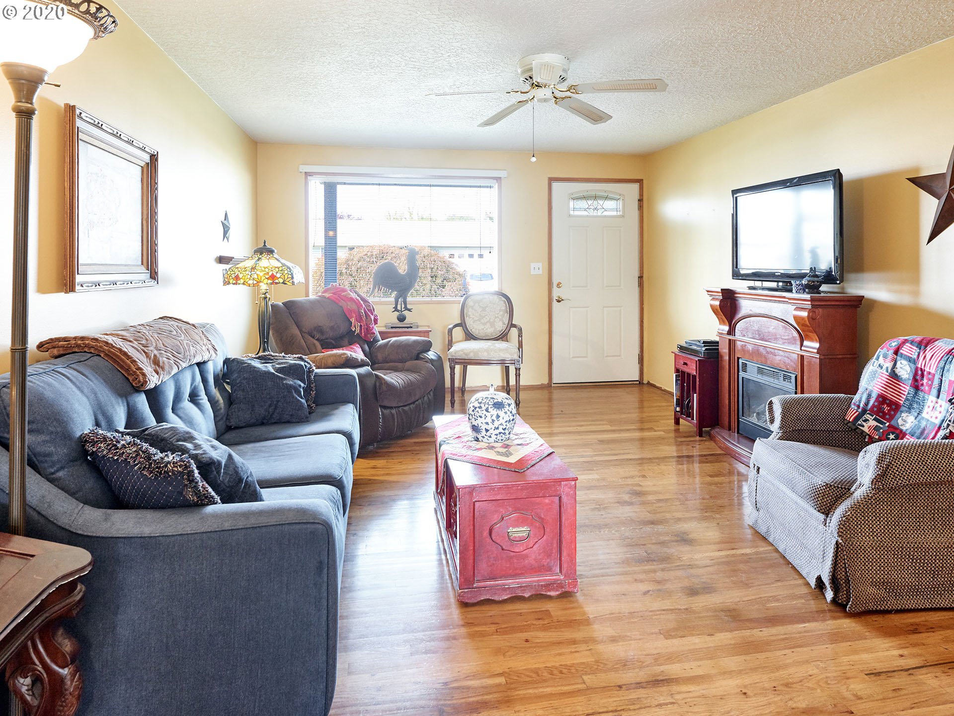 1982 Thompson Road Woodburn, OR 97071 - Photo 4 of 30 Gallery Image 4