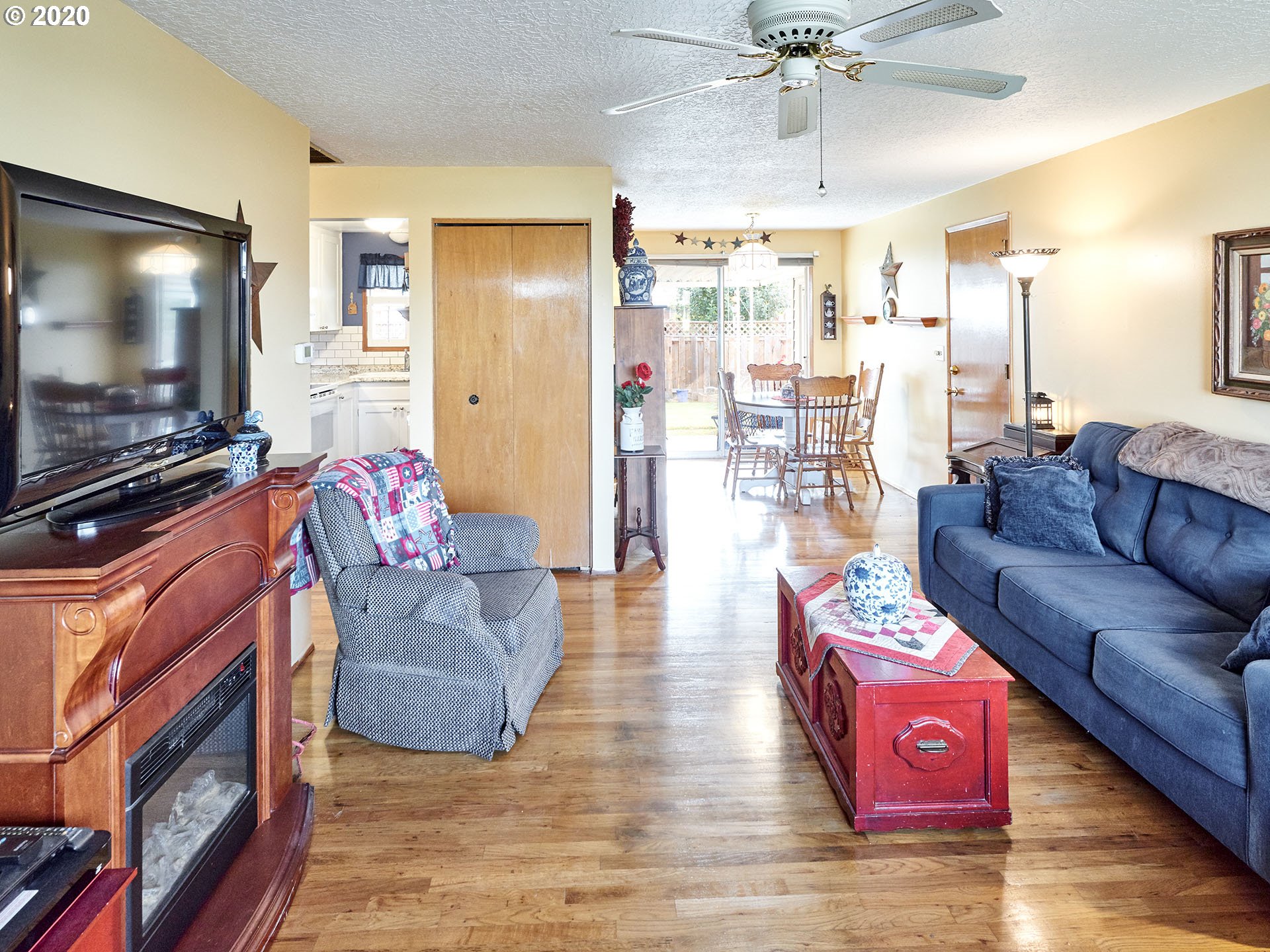 1982 Thompson Road Woodburn, OR 97071 - Photo 5 of 30 Gallery Image 5
