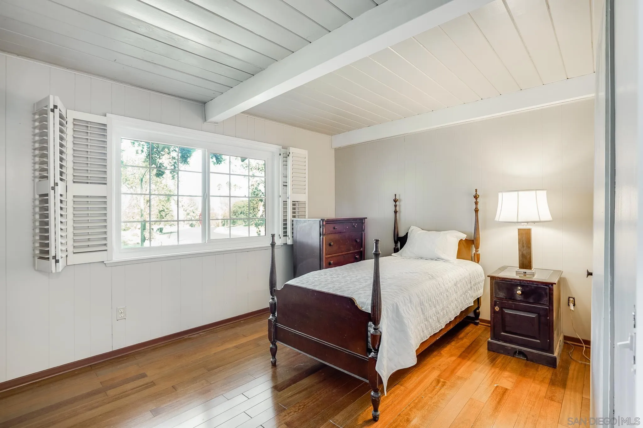 1520 Ransom Place Riverside, CA 92506 - Photo 23 of 33 a bedroom with a bed and window