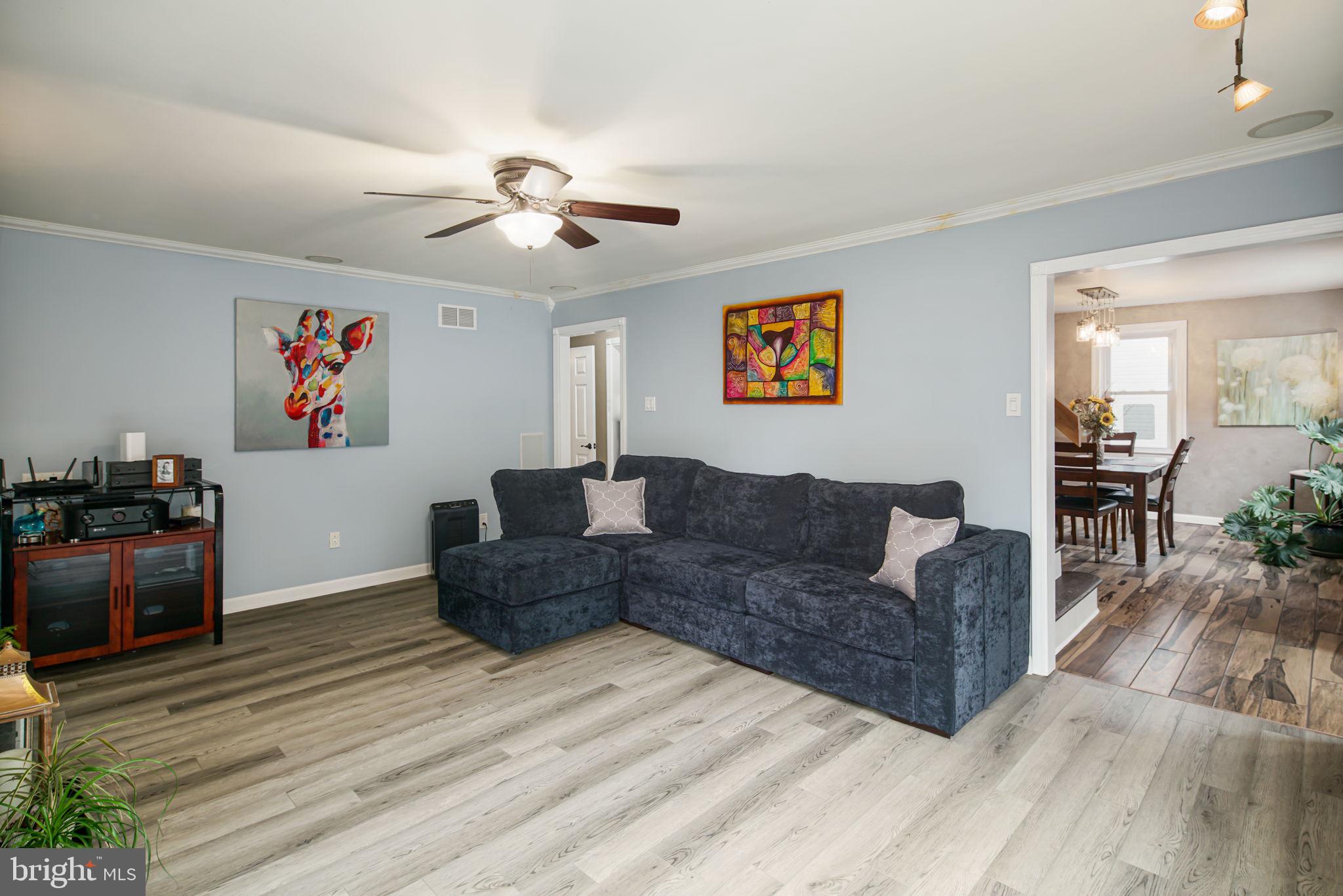 108 Sunset Road Burlington, NJ 08016 - Photo 7 of 31 Living Room