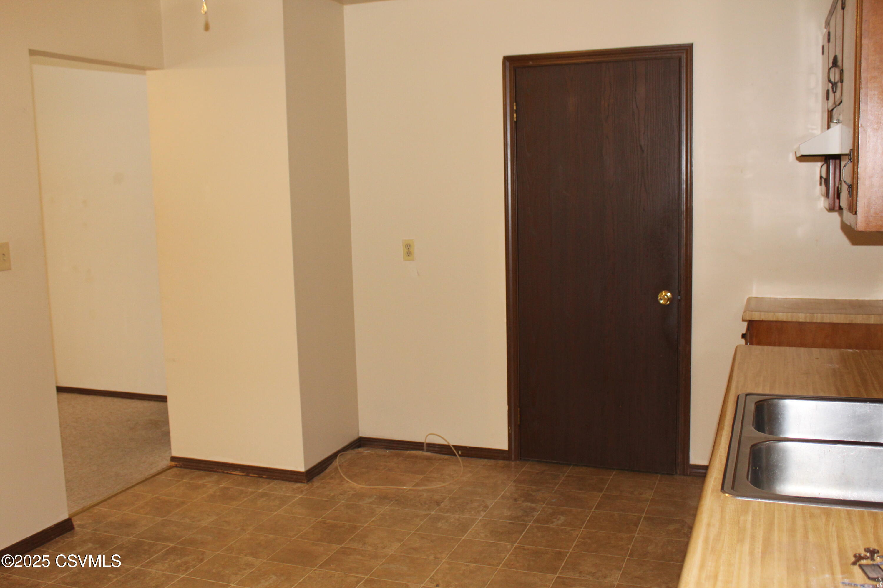 1071 Strahan Road New Columbia, PA 17856 - Photo 4 of 17 Gallery Image 4
