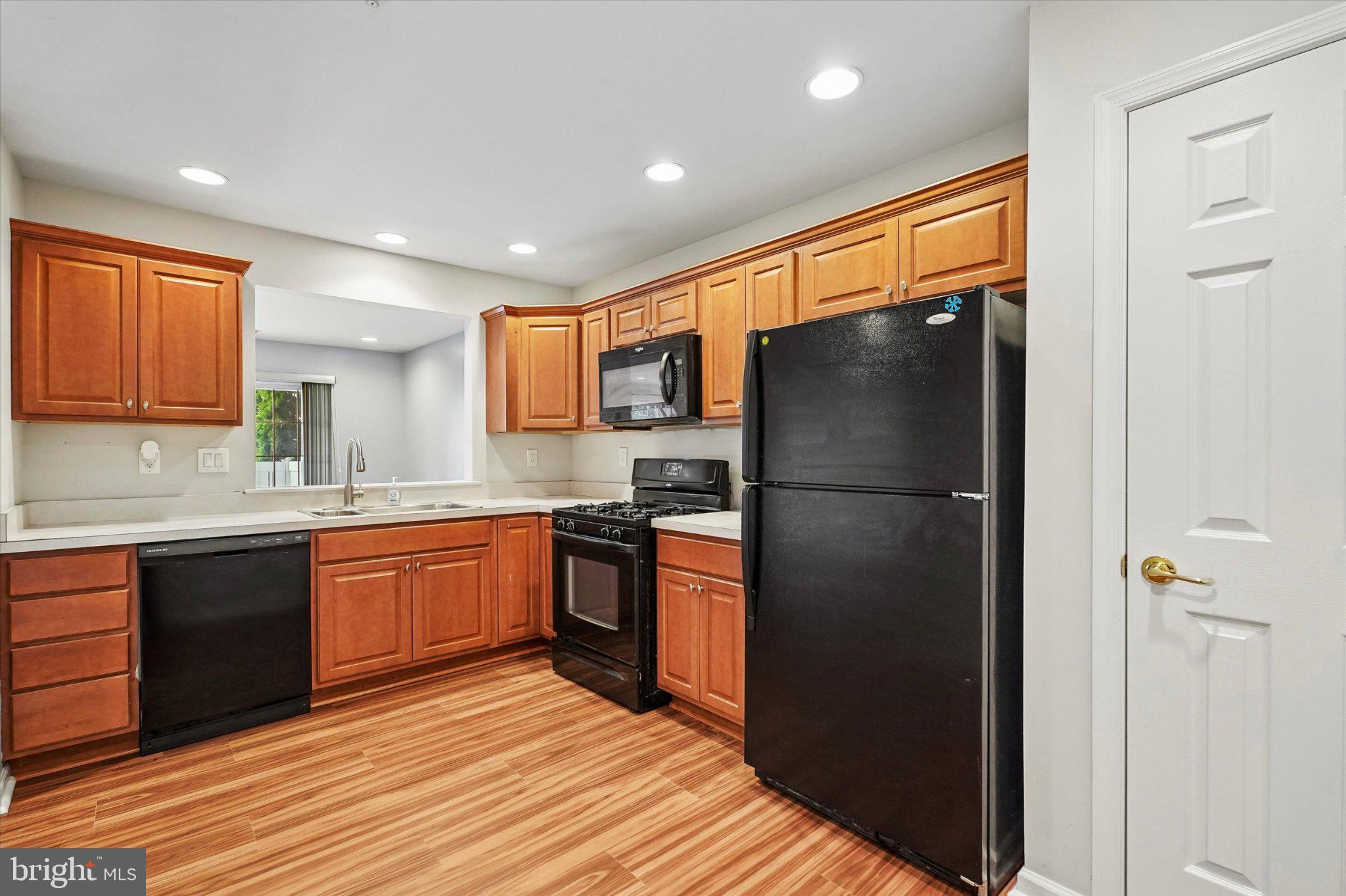 222 Flagstone Road, Unit 7 Chester Springs, PA 19425 - Photo 11 of 24 New range and refrigerator being installed Sep 1.