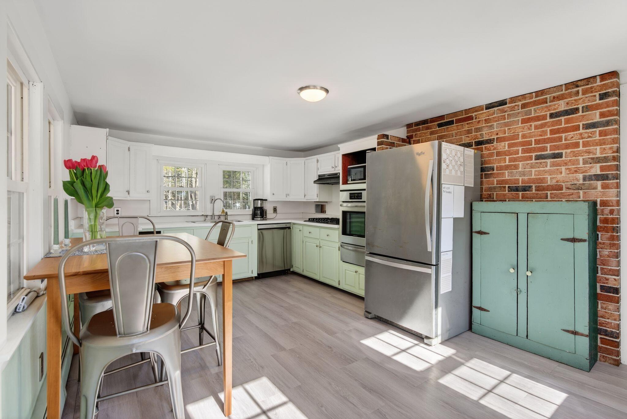 10 Lower Flying Point Road Freeport, ME 04032 - Photo 5 of 37 Kitchen