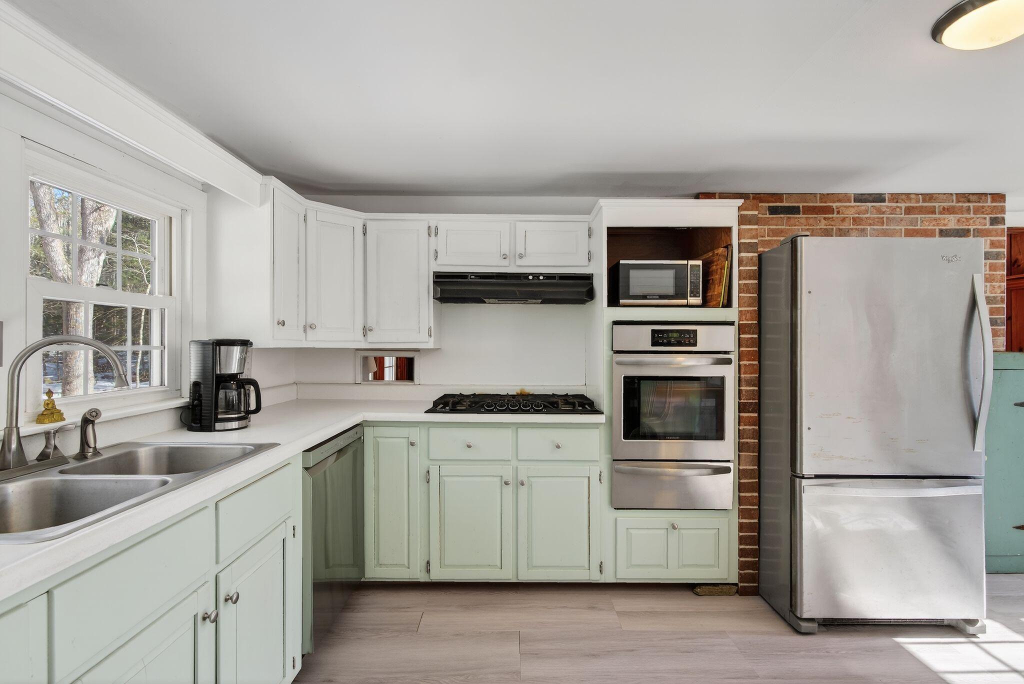 10 Lower Flying Point Road Freeport, ME 04032 - Photo 6 of 37 Kitchen