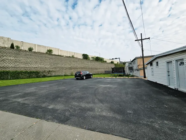 $1,800 | 5010 Harold Avenue, Unit B, Schiller Park, IL 60176