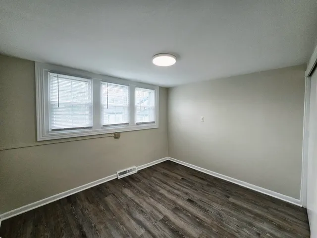 $1,800 | 5010 Harold Avenue, Unit B, Schiller Park, IL 60176