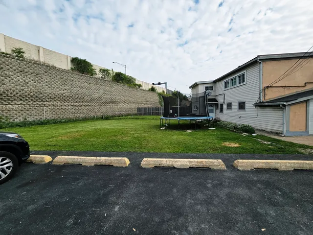 $1,800 | 5010 Harold Avenue, Unit B, Schiller Park, IL 60176