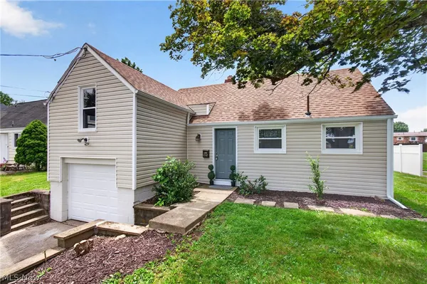 $149,900 | 2747 Lincoln Way West, Massillon, OH 44647