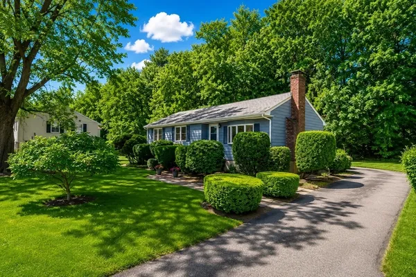 $729,000 | 33 Daniel Drive, Burlington, MA 01803