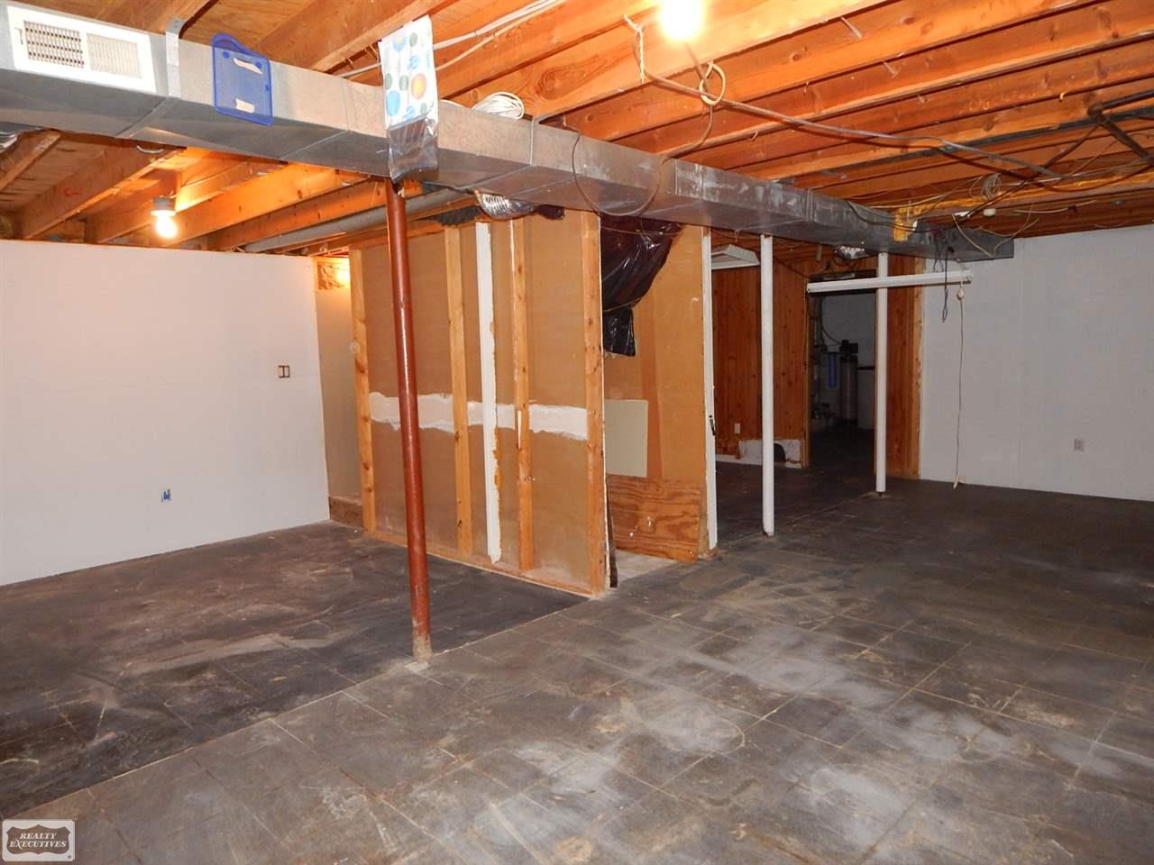 409 Stinson Road Memphis, MI 48041 - Photo 23 of 24 31392331-22.JPG