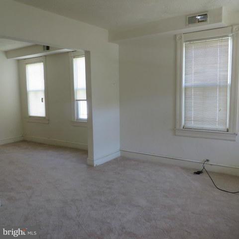 318 Raleigh Street Southeast Washington, DC 20032 - Photo 2 of 18 Living Room