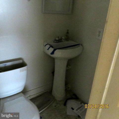 318 Raleigh Street Southeast Washington, DC 20032 - Photo 17 of 18 Bath
